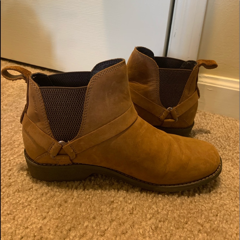 Teva booties size 6